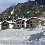 Montafon In With Sauna Chalet *