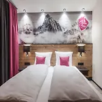 Montafon In With Sauna Chalet