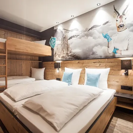 Montafon In With Sauna Chalet *